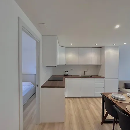 Beachfront Seaside Serenity Апартаменты Сан-Висенте-де-Кальдерс