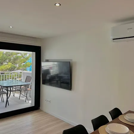 Beachfront Seaside Serenity Διαμέρισμα
